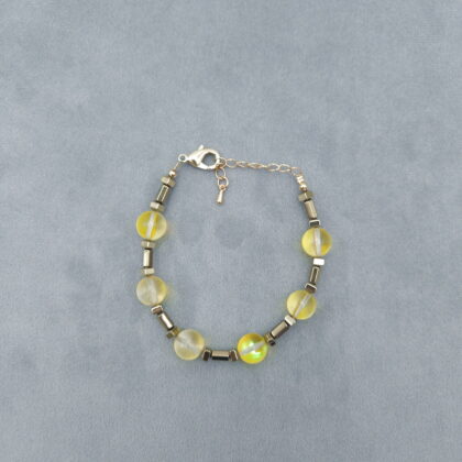 Браслет "опал" из золотистого гиалита и пирита.