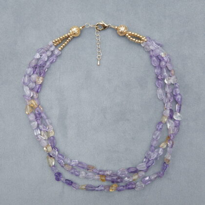 Ожерелье трехрядное из разноцветных аметринов (Бразилия) с цепочкой-удлинителем.